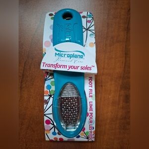 Microplane Colossal Foot File / Pedicure Rasp - Perfect for Calluses - 2 Colors